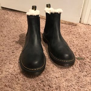 Dr Martens 2976 FAUX FUR LINED CHELSEA BOOTS